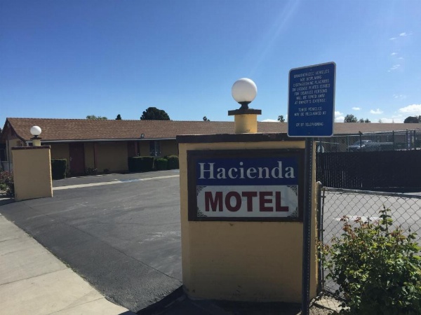 Hacienda Motel image 27